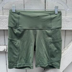 Lululemon Womens Fast and Free Bike Shorts Non-Reflective 6" Green Size 4